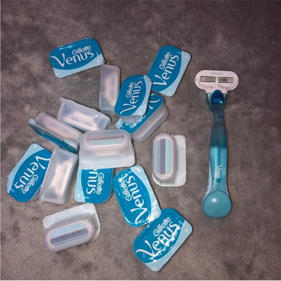 Gillette 15 pieces extra smooth value pack - Picture 2 of 6